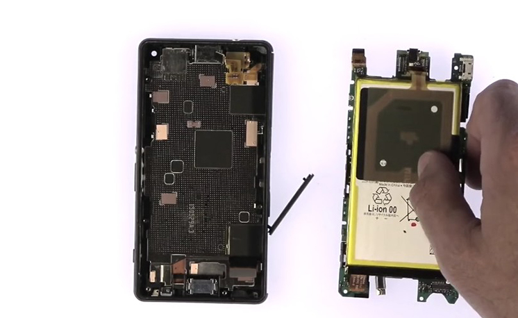 Changement de batterie sur Xperia Z3 Compact photo 1