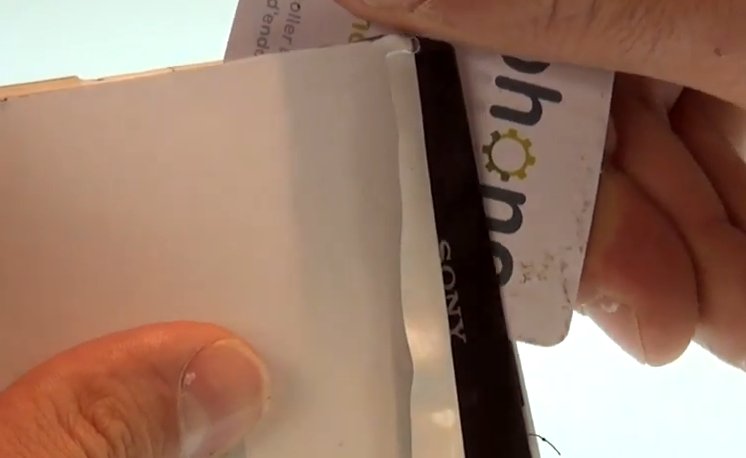 Changement d'écran (vitre+châssis+LCD) sur Xperia Z2 photo 1