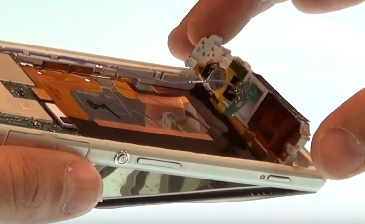 Changement d'écran (vitre+châssis+LCD) sur Xperia Z2 photo 1