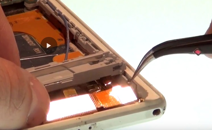 Changement d'écran (vitre+châssis+LCD) sur Xperia Z2 photo 1