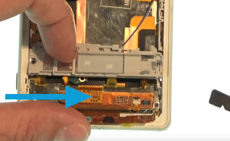 Changement d'écran (vitre+châssis+LCD) sur Xperia Z2 photo 1