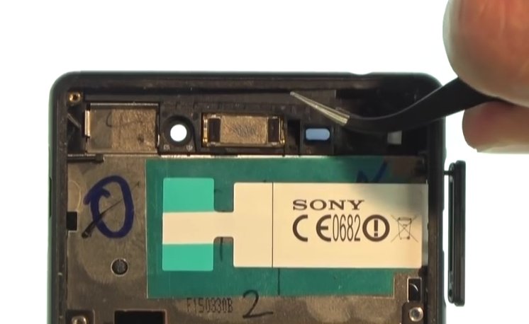 Changement d'écran (vitre+LCD) sur Xperia M4 Aqua photo 1