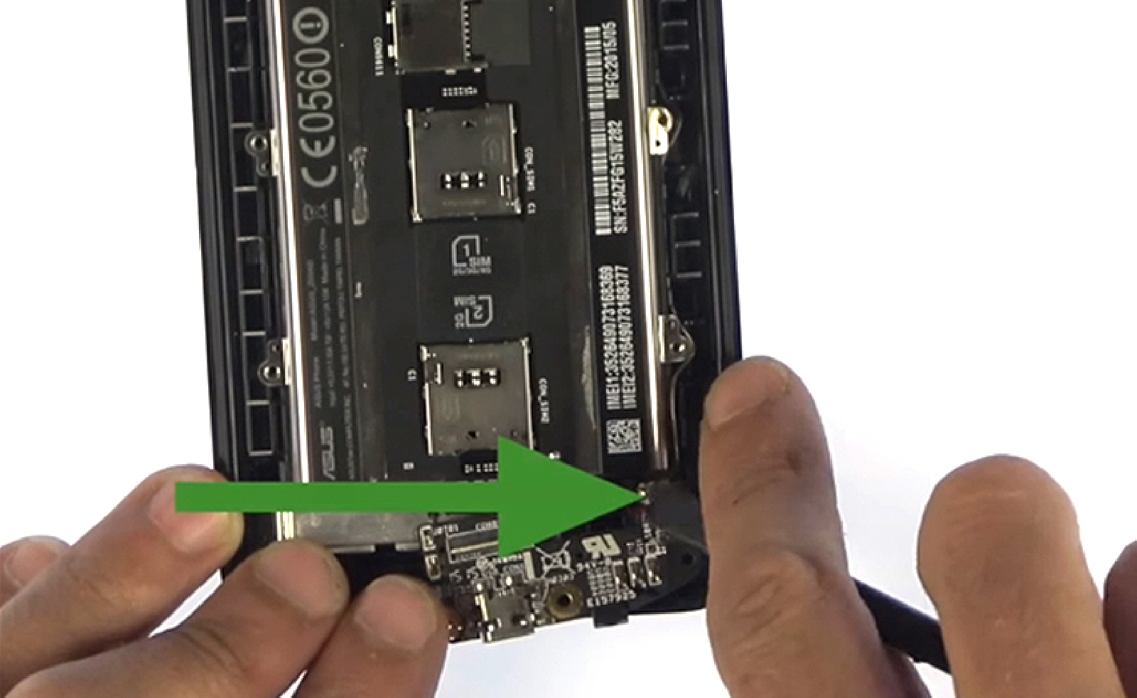 Changement d'écran (vitre+LCD) sur Zenfone 2 ZE550ML photo 1