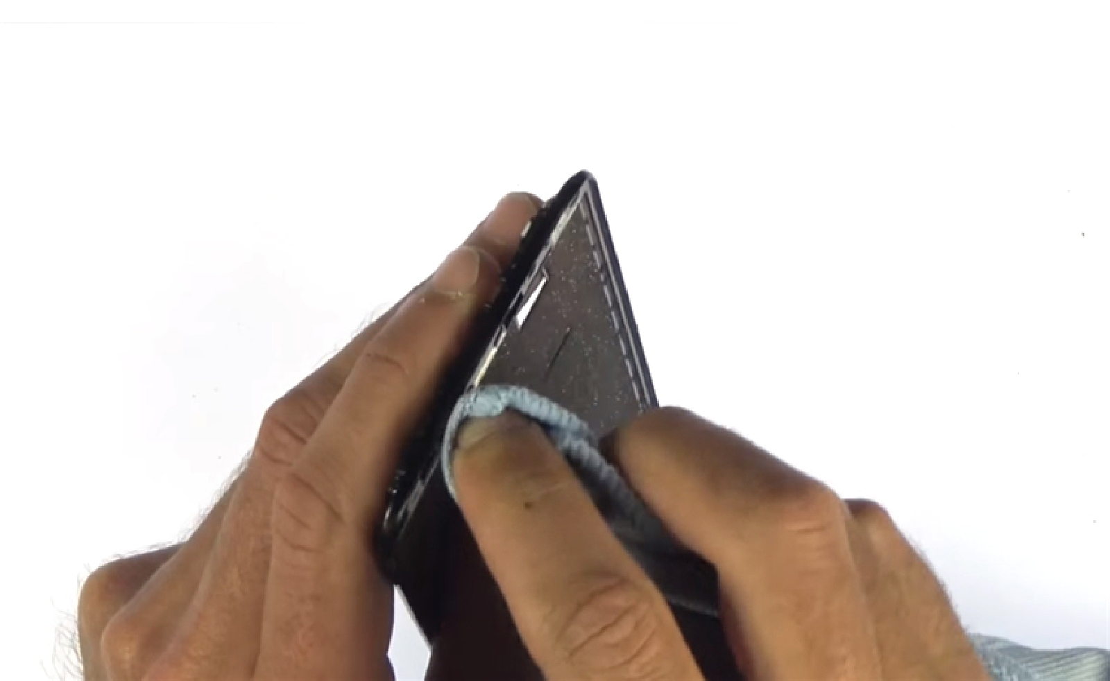 Changement d'écran (vitre+LCD) sur Zenfone 2 ZE550ML photo 2