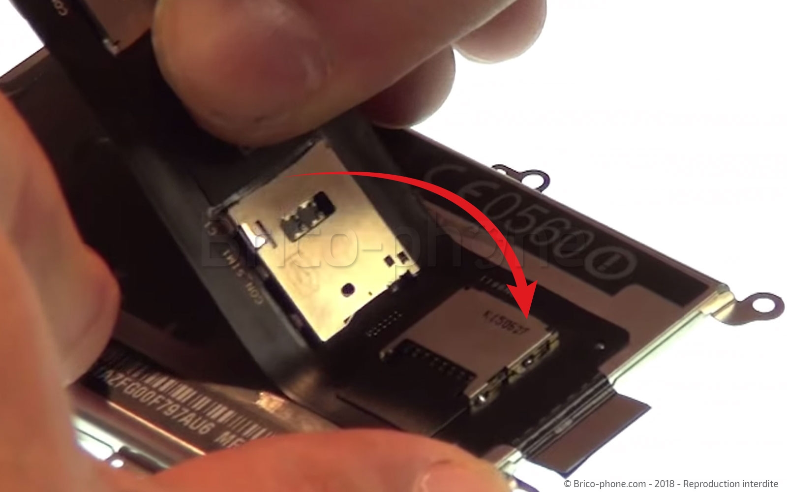 Changement de batterie sur Zenfone 2 ZE550ML photo 3