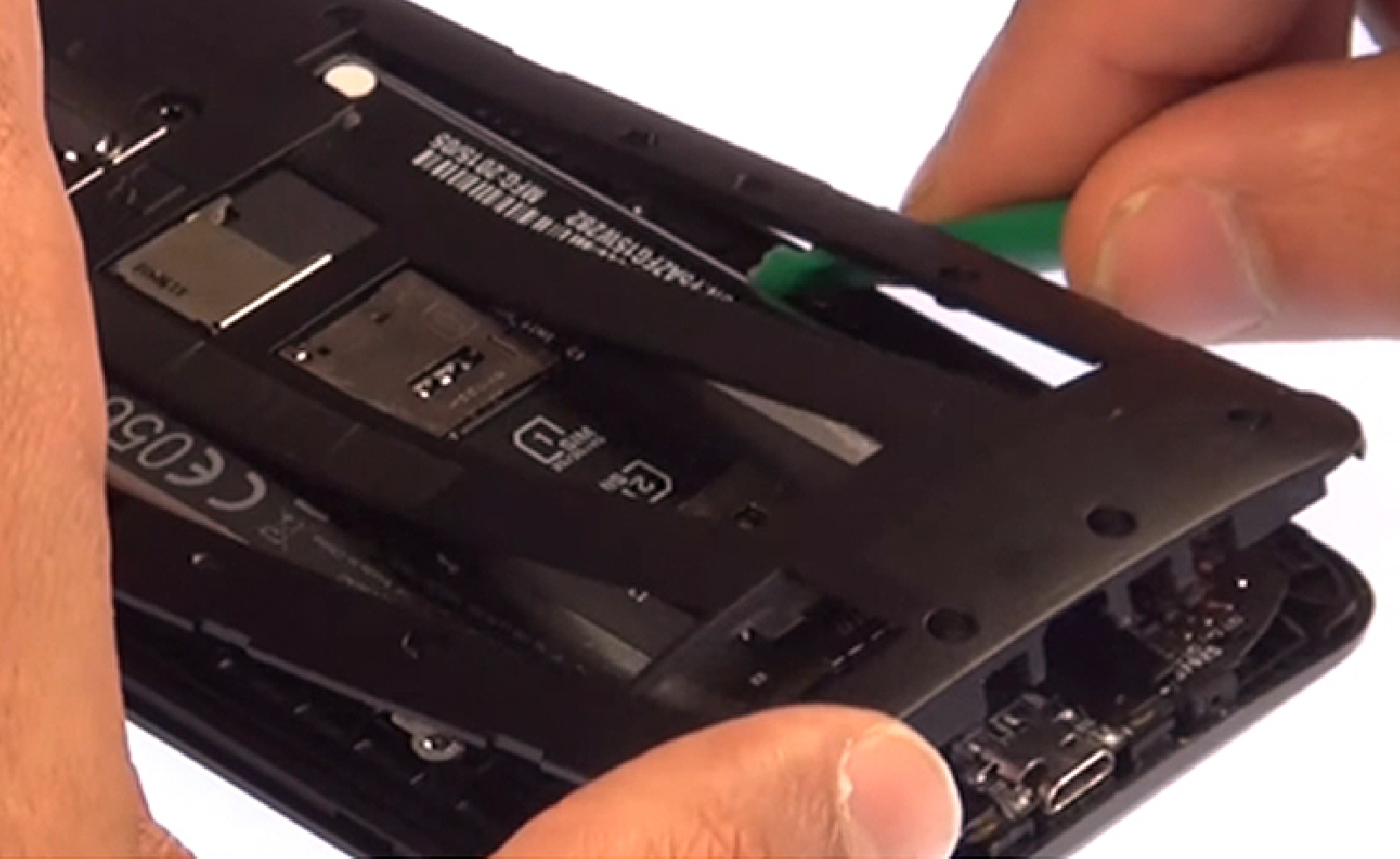 Changement de batterie sur Zenfone 2 ZE550ML photo 2