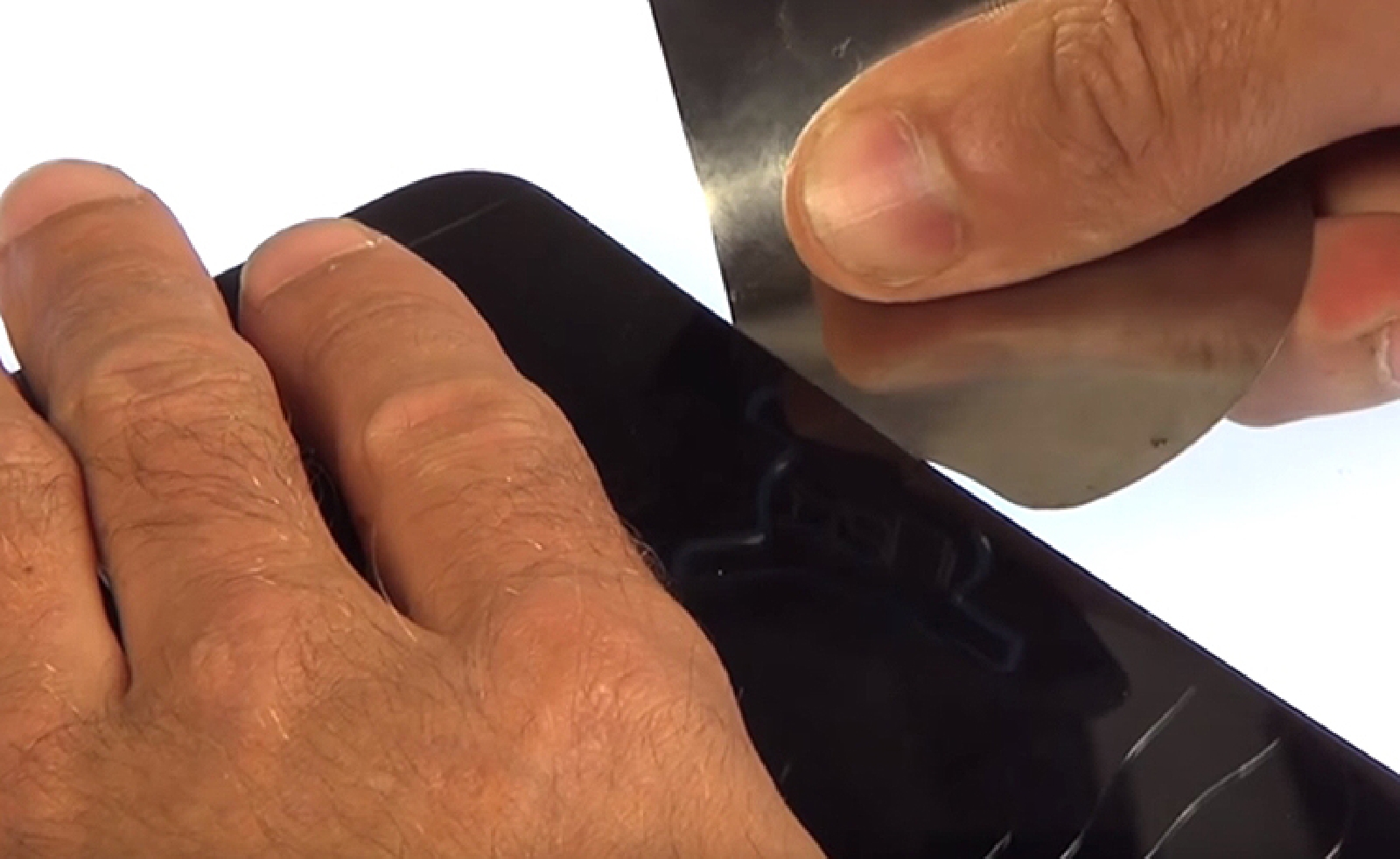 Changement d'écran (vitre+LCD) sur Zenfone 2 ZE551ML photo 3