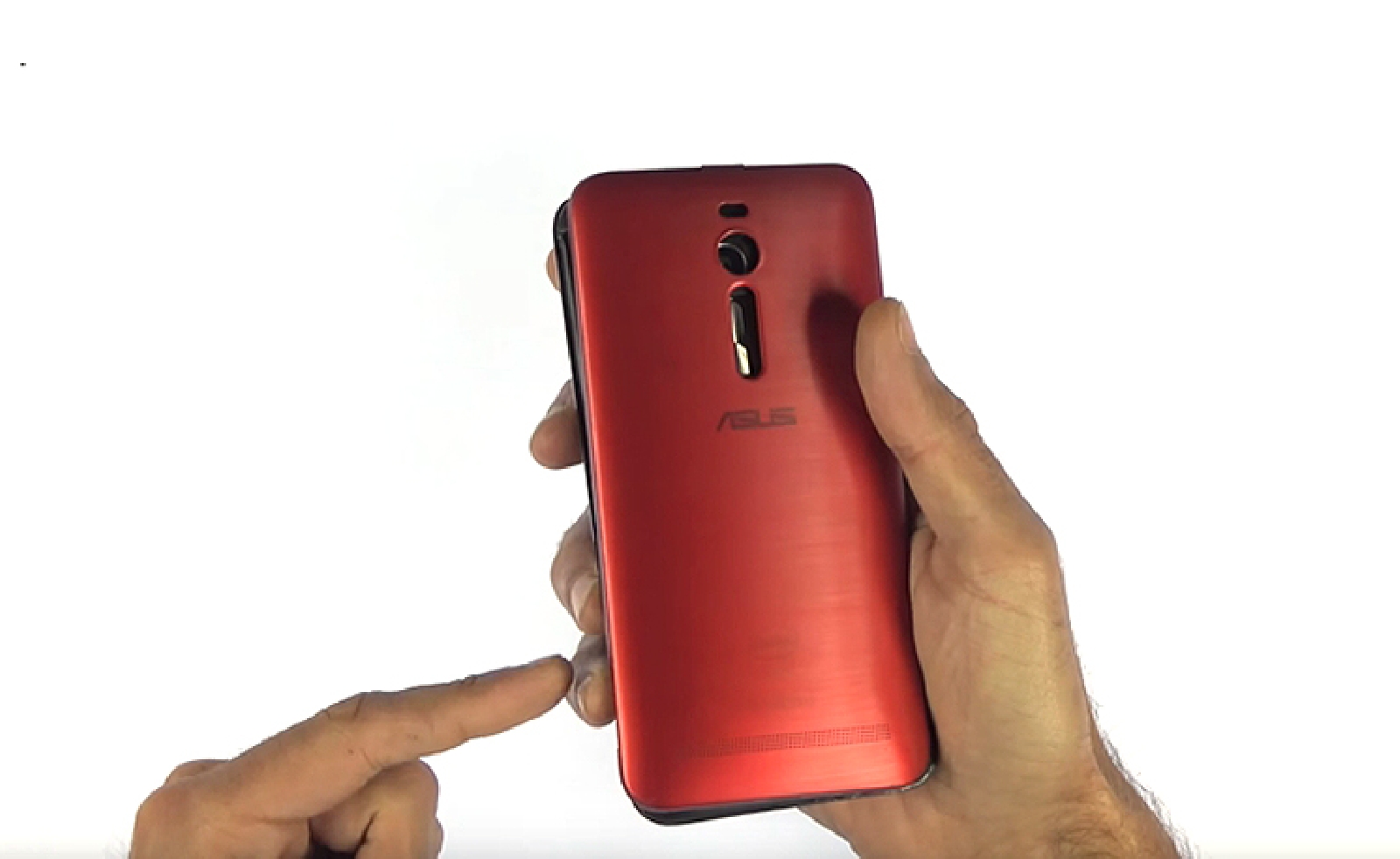 Changement de batterie sur Zenfone 2 ZE551ML photo 1