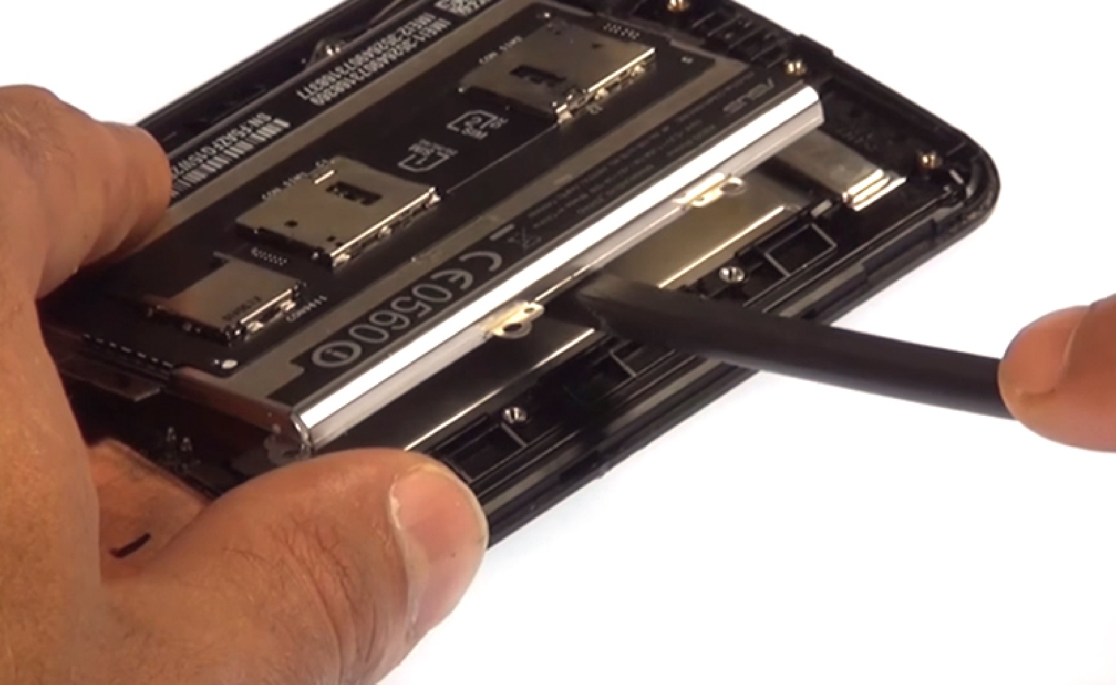 Changement de batterie sur Zenfone 2 ZE551ML photo 2