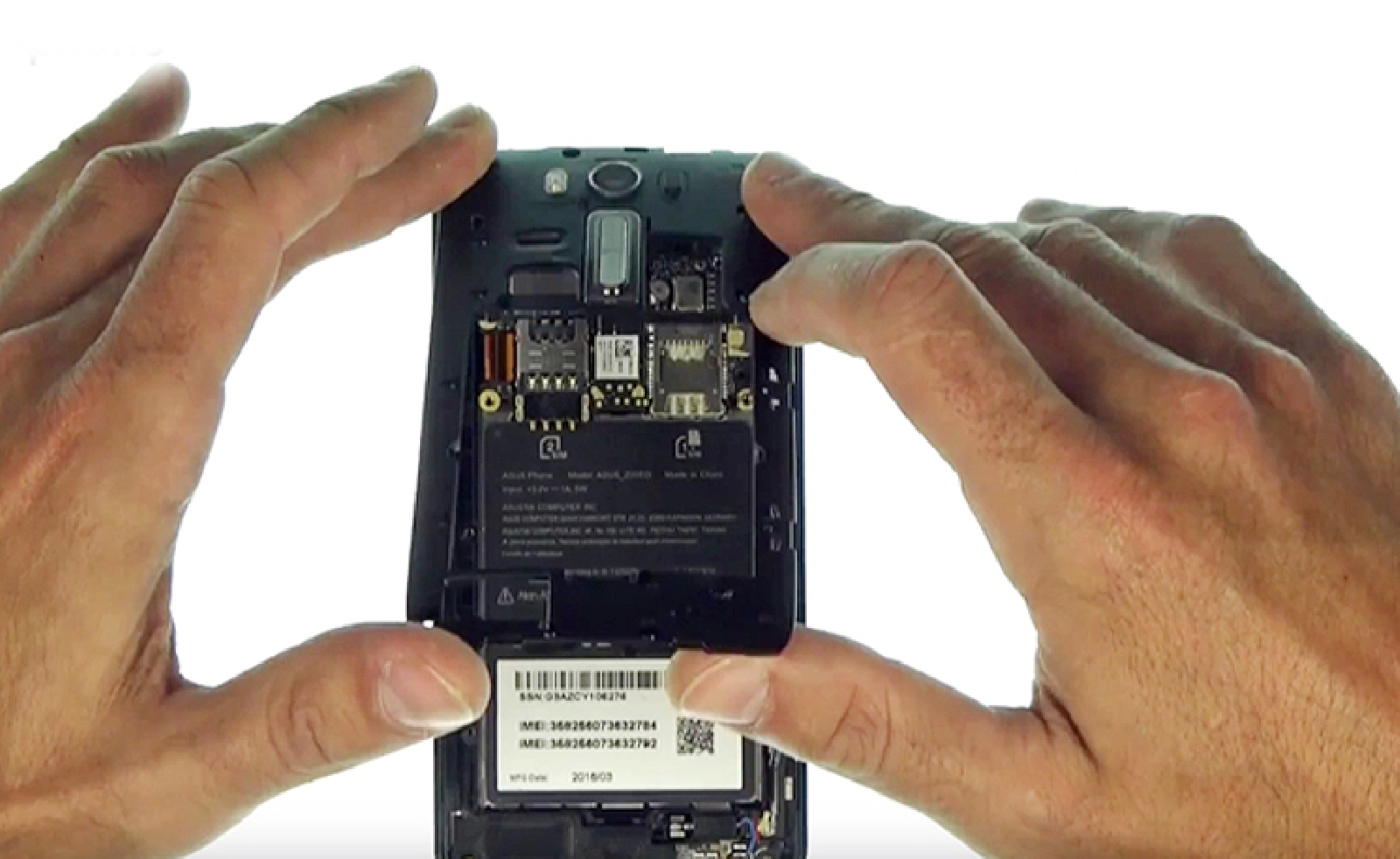 Changement d'écran (vitre+châssis+LCD) sur Zenfone 2 Laser ZE500KL photo 4