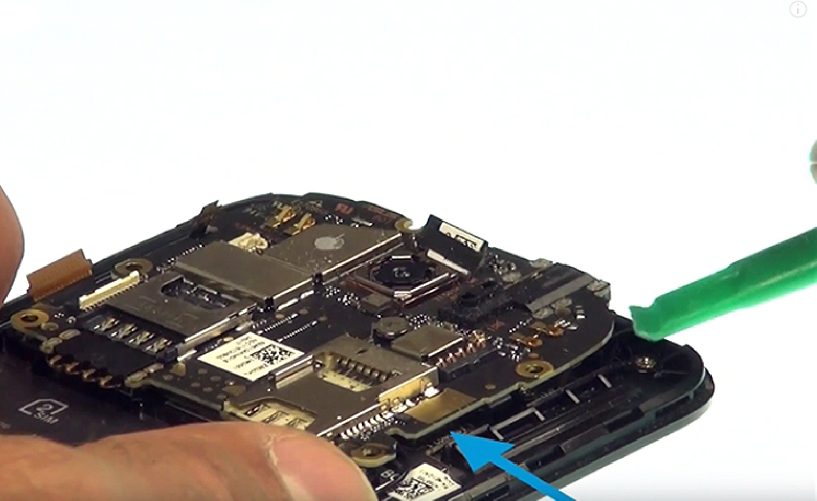 Changement d'écran (vitre+châssis+LCD) sur Zenfone 2 Laser ZE500KL photo 2