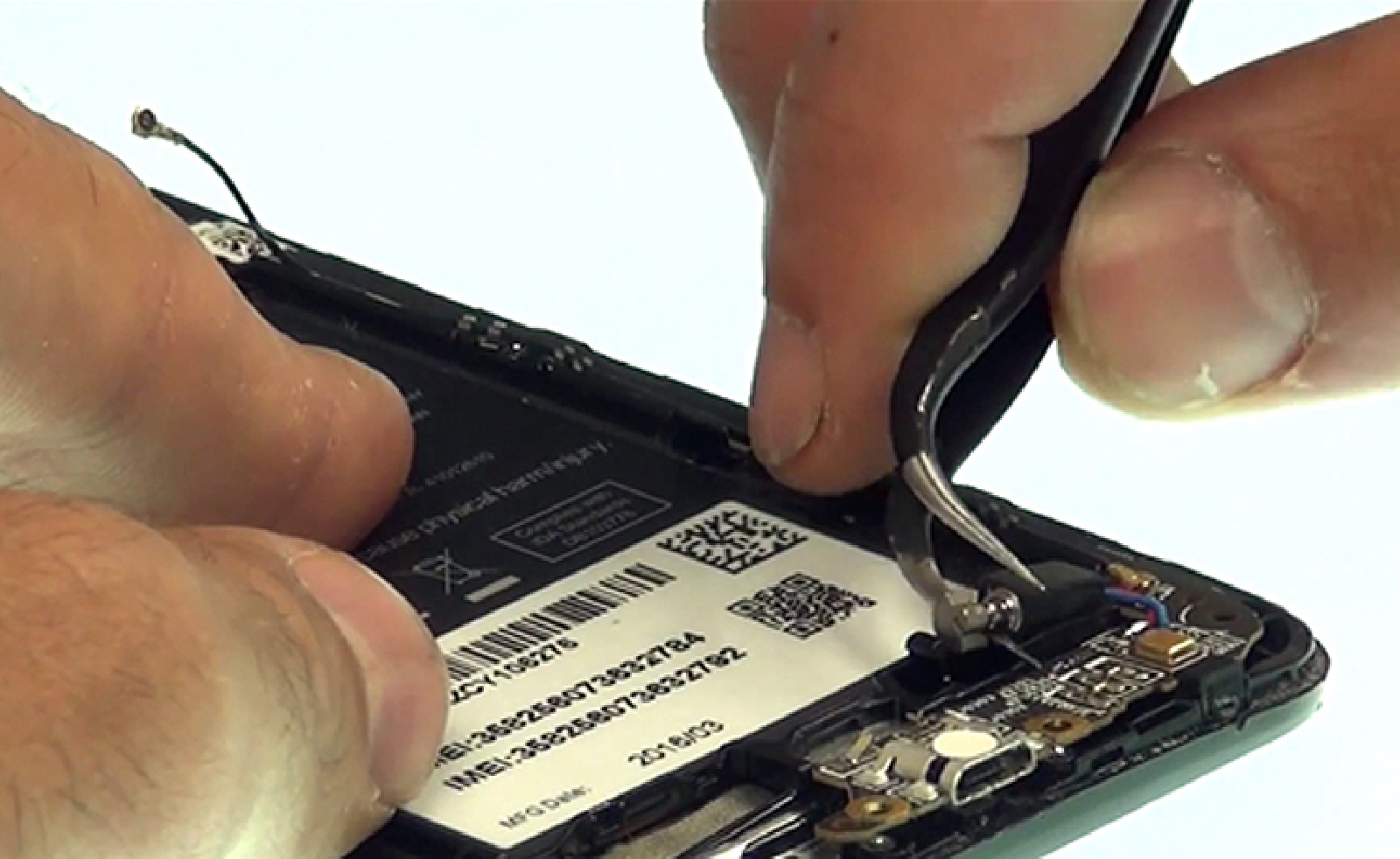 Changement d'écran (vitre+châssis+LCD) sur Zenfone 2 Laser ZE500KL photo 1