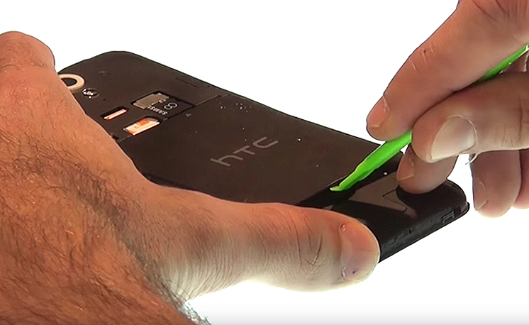 Changement de vitre seule sur Desire 620 photo 1