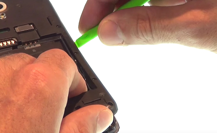 Changement de vitre seule sur Desire 620 photo 1