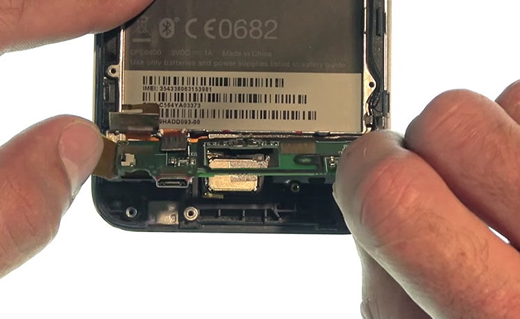 Changement de vitre seule sur Desire 620 photo 1