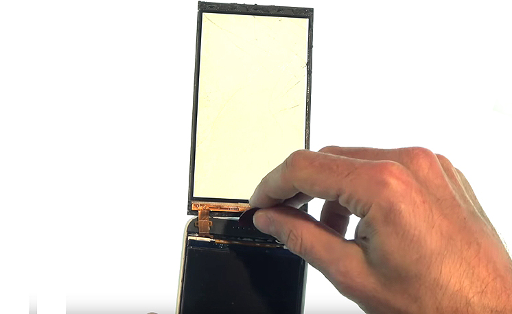 Changement de vitre seule sur Desire 620 photo 1