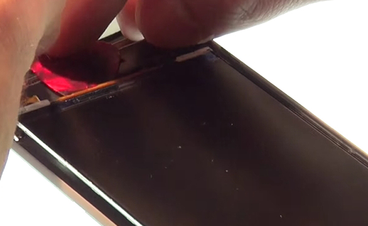 Changement de vitre seule sur Desire 620 photo 1