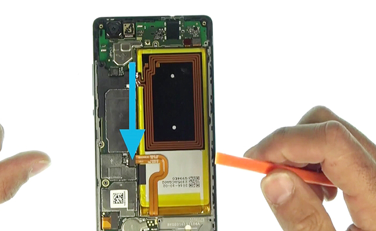 Changement d'écran (vitre+châssis+LCD) sur P8 Lite photo 1