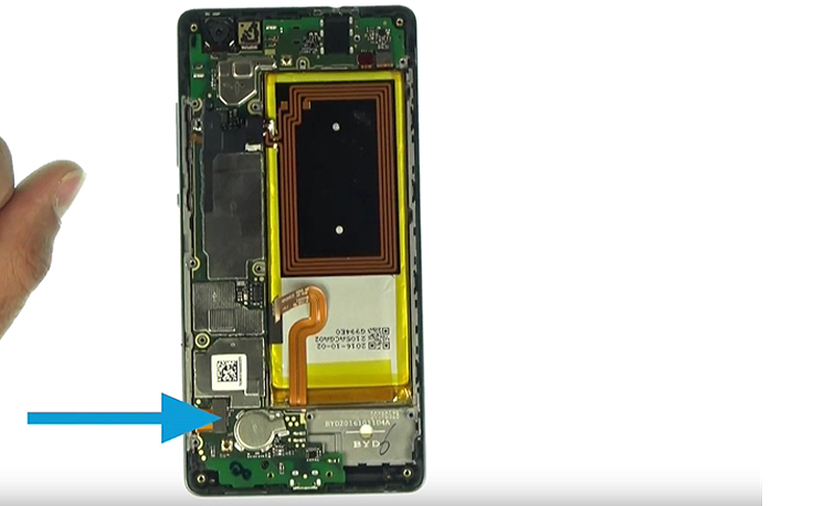 Changement d'écran (vitre+châssis+LCD) sur P8 Lite photo 1