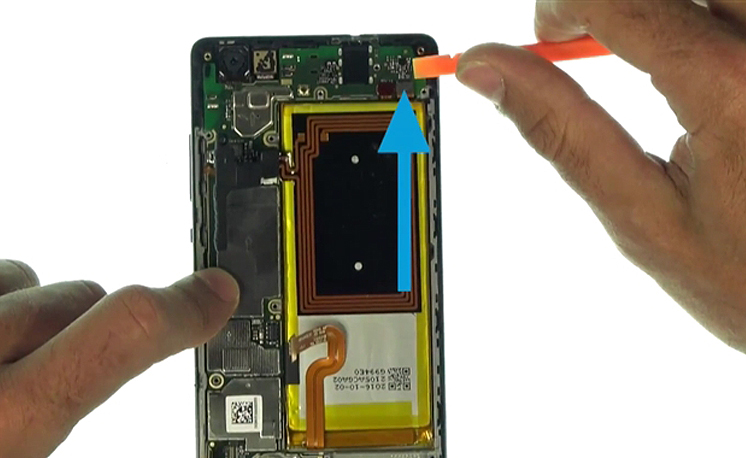 Changement d'écran (vitre+châssis+LCD) sur P8 Lite photo 1