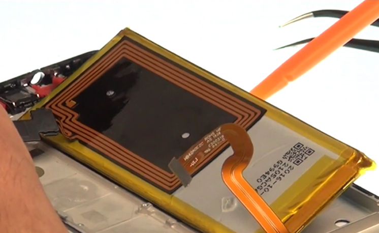 Changement d'écran (vitre+châssis+LCD) sur P8 Lite photo 1