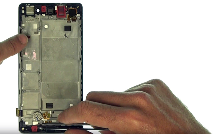 Changement d'écran (vitre+châssis+LCD) sur P8 Lite photo 1