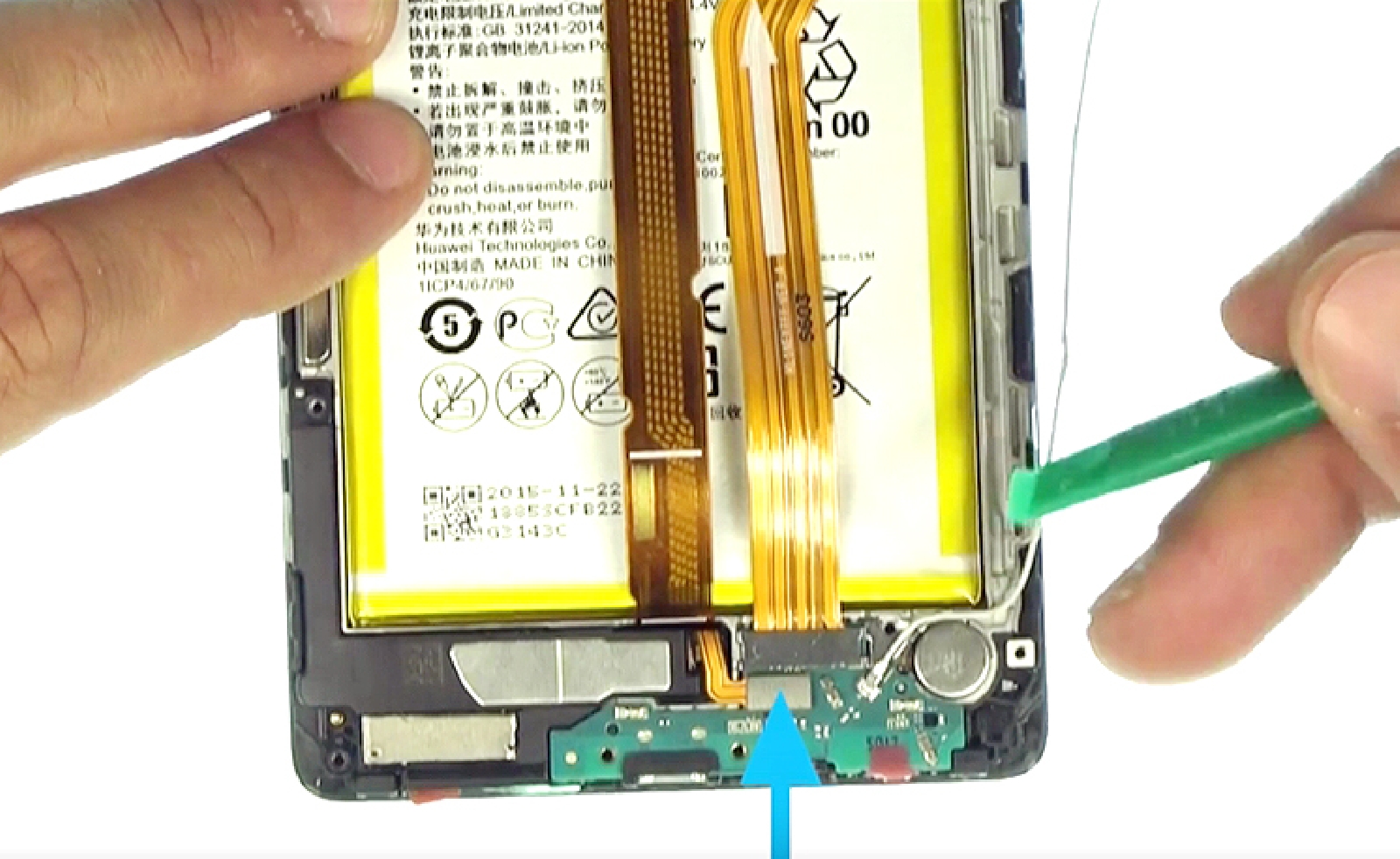 Changement d'écran (vitre+châssis+LCD) sur Mate 8 photo 1