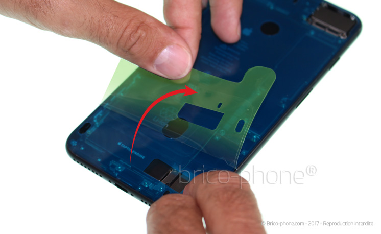 Changement d'écran (vitre+LCD) sans éléments prémontés sur iPhone 8 Plus photo 3