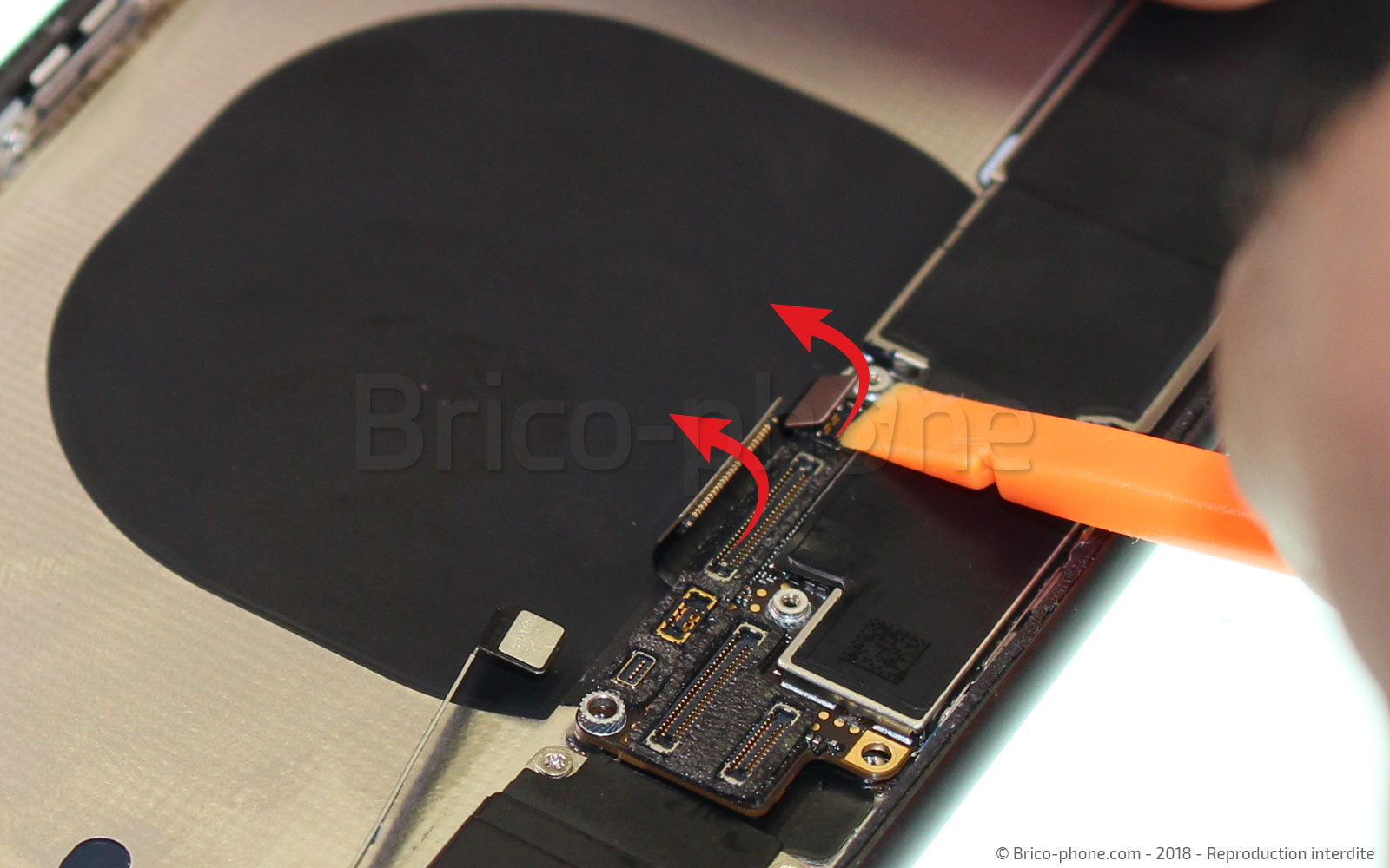 Changement de nappe induction sur iPhone 8 Plus photo 2