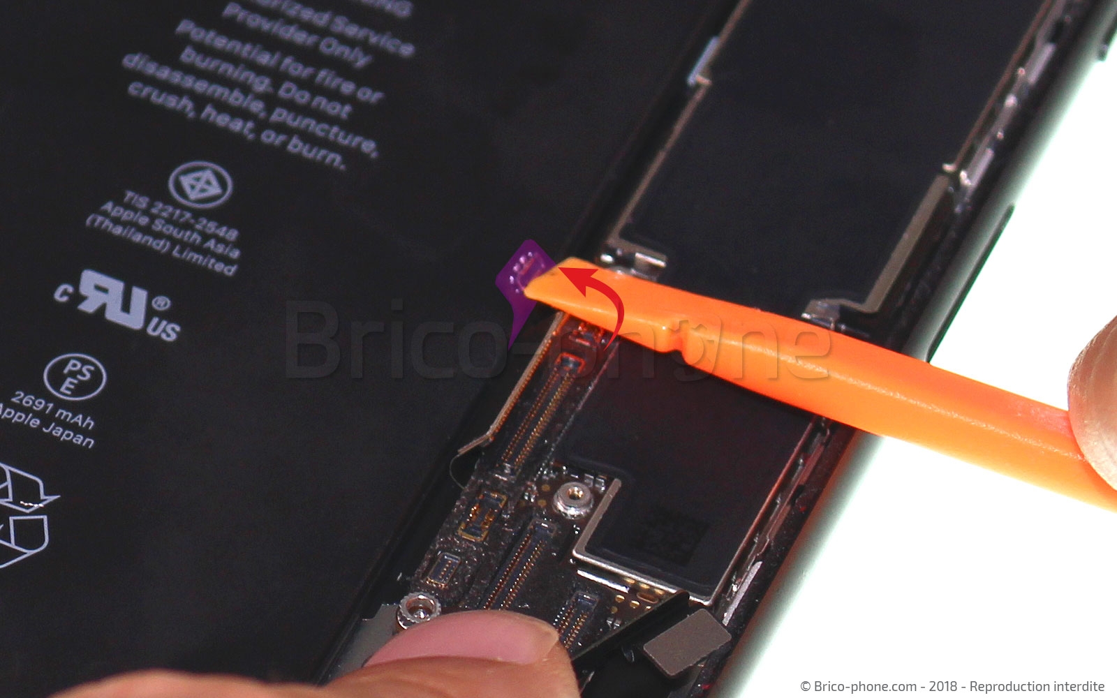 Changement du connecteur de charge sur iPhone 8 Plus photo 3