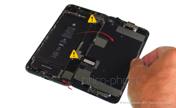 Changement du vibreur Taptic Engine sur iPhone 8 Plus photo 2