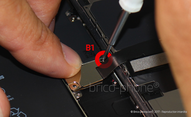 Changement du vibreur Taptic Engine sur iPhone 8 Plus photo 2