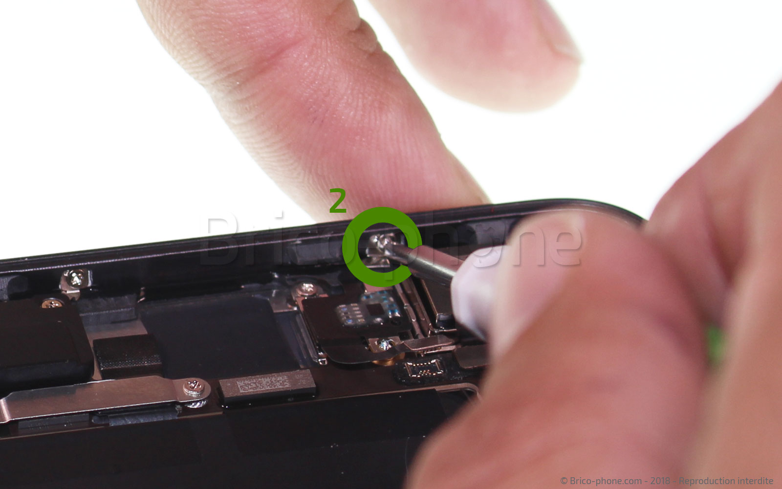Changement d'antenne WiFi sur iPhone 8 Plus photo 3
