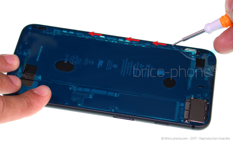 Désoxydation de la carte mère sur iPhone 8 Plus photo 2