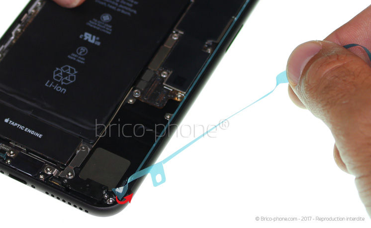 Désoxydation de la carte mère sur iPhone 8 Plus photo 2