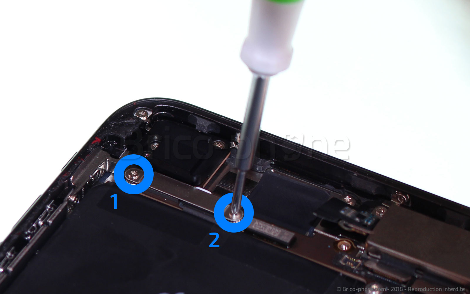 Désoxydation de la carte mère sur iPhone 8 Plus photo 1