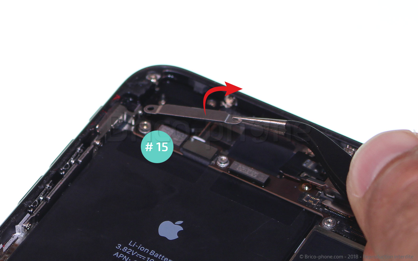 Désoxydation de la carte mère sur iPhone 8 Plus photo 2