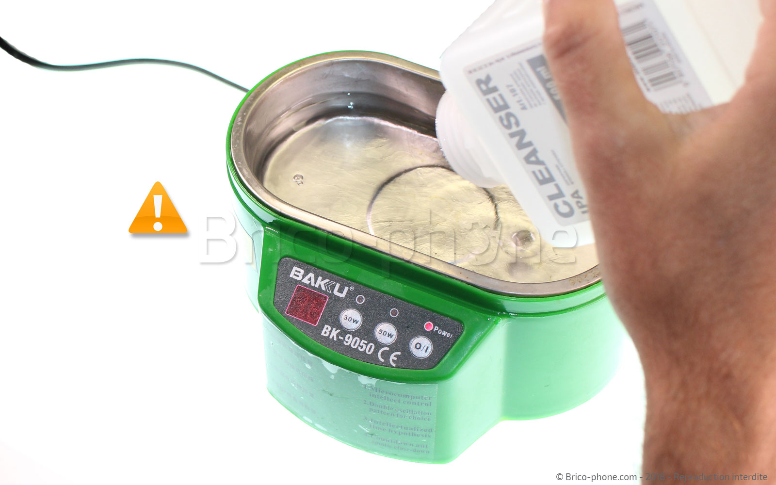 Désoxydation de la carte mère sur iPhone 8 Plus photo 2