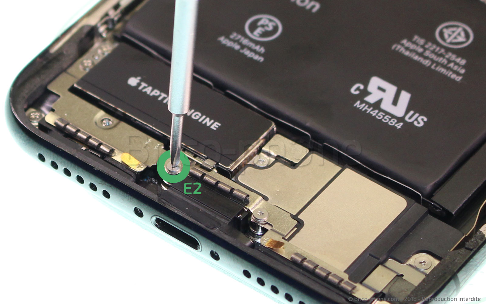 Changement du vibreur Taptic Engine sur iPhone X photo 2