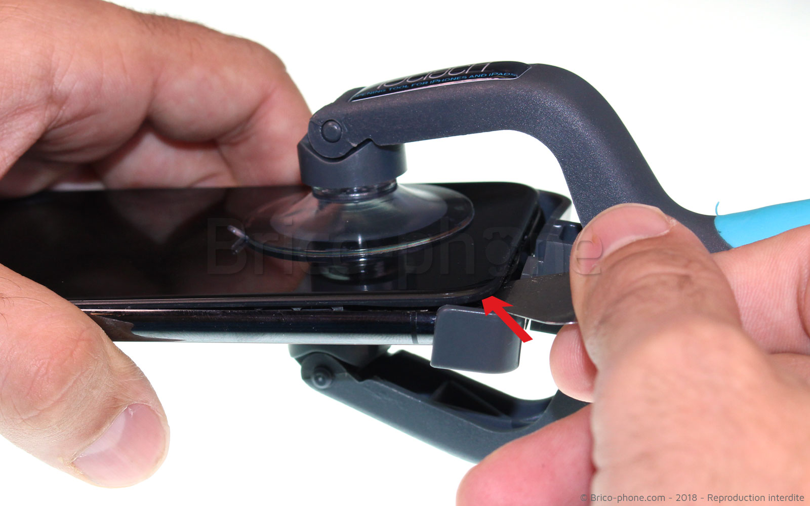 Changement du vibreur Taptic Engine sur iPhone X photo 3