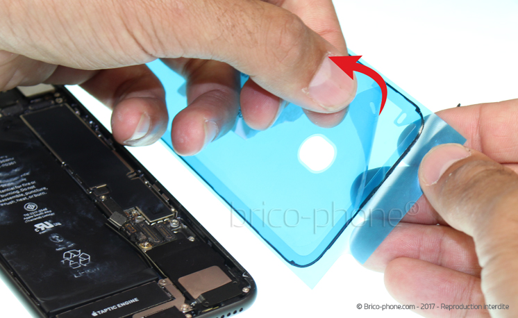 Changement d'écran (vitre+LCD) sans éléments prémontés sur iPhone 8 photo 1