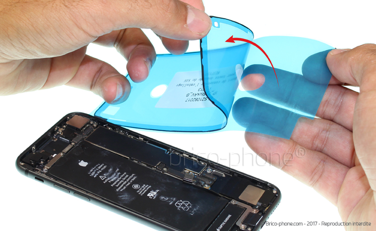 Changement d'écran (vitre+LCD) sans éléments prémontés sur iPhone 8 photo 2