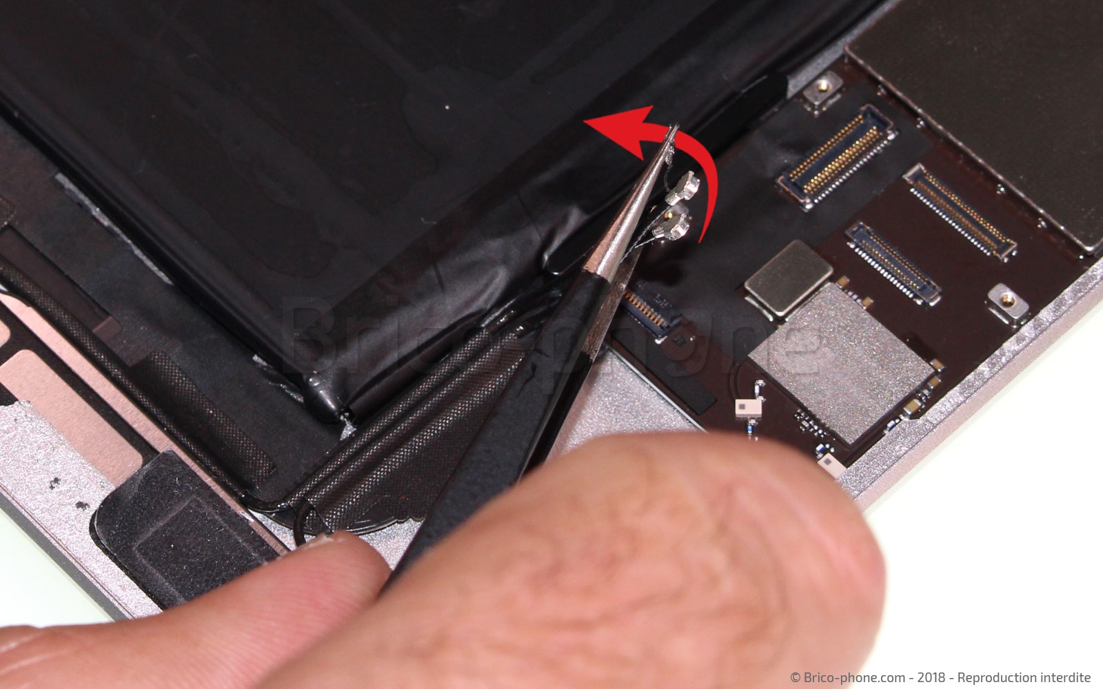 Démontage Complet sur iPad 6 2018 photo 3