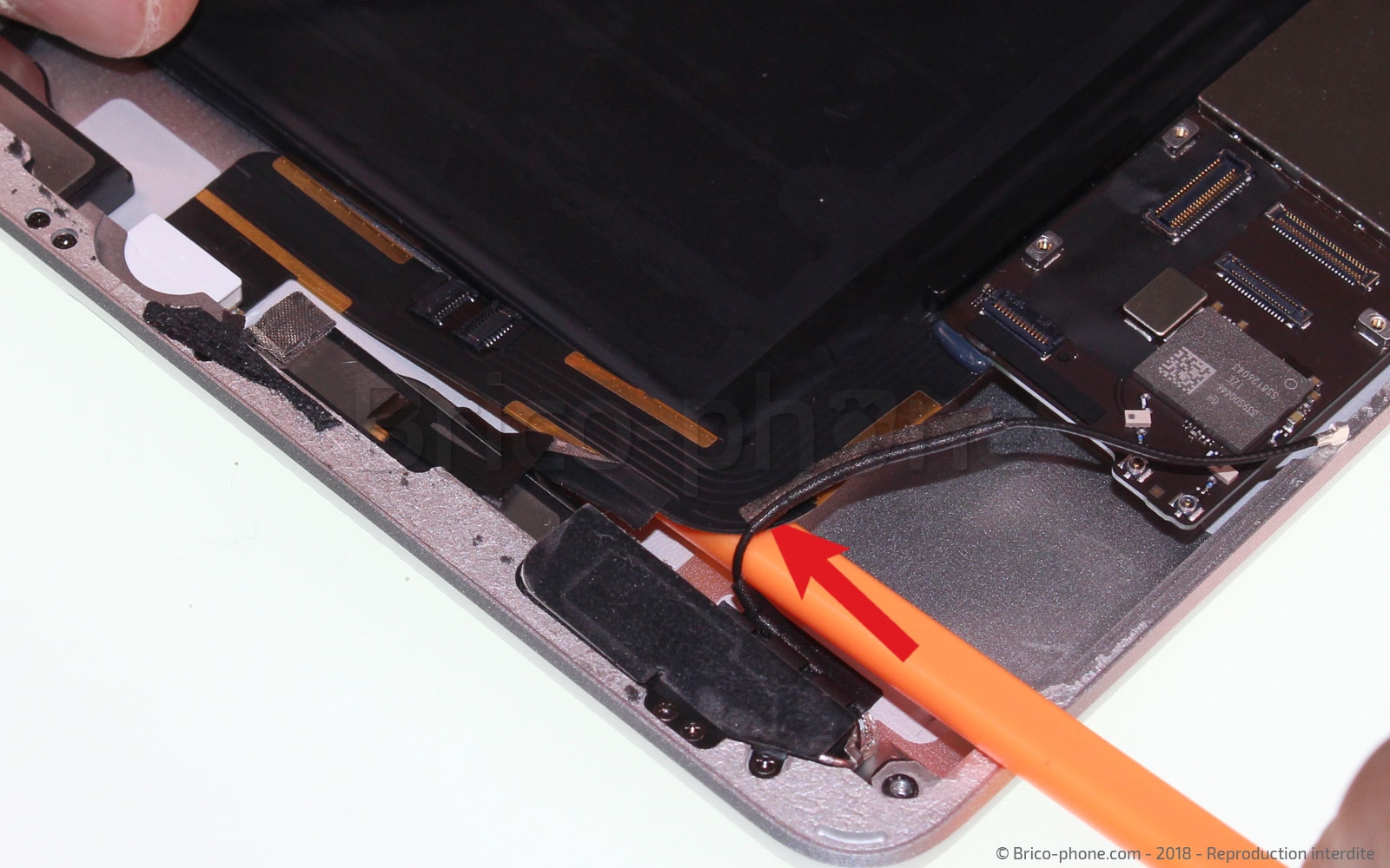 Démontage Complet sur iPad 6 2018 photo 4