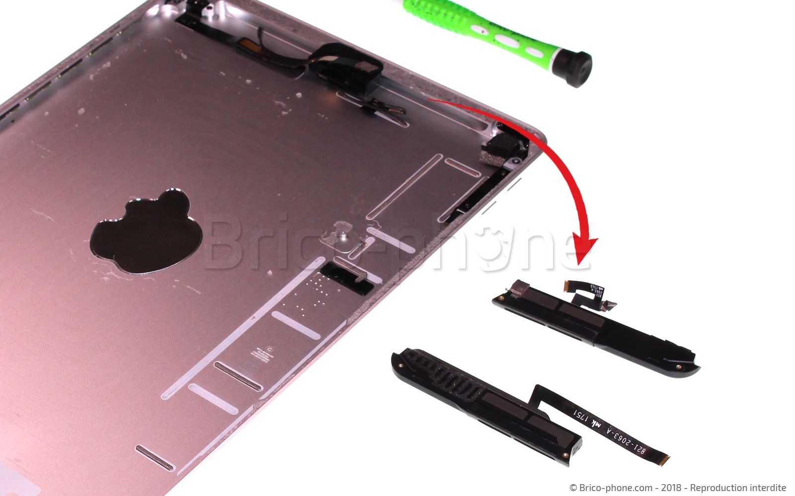 Démontage Complet sur iPad 6 2018 photo 4