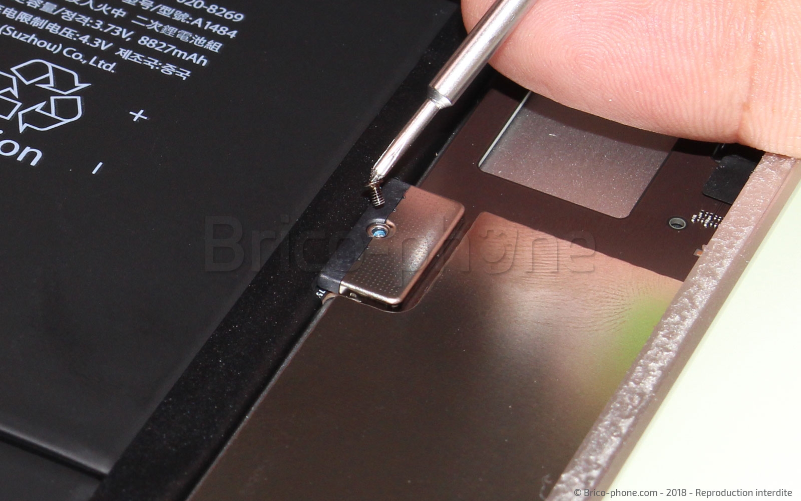 Changement de batterie sur iPad 6 2018 photo 2