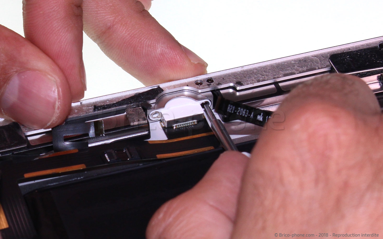 Changement de batterie sur iPad 6 2018 photo 3