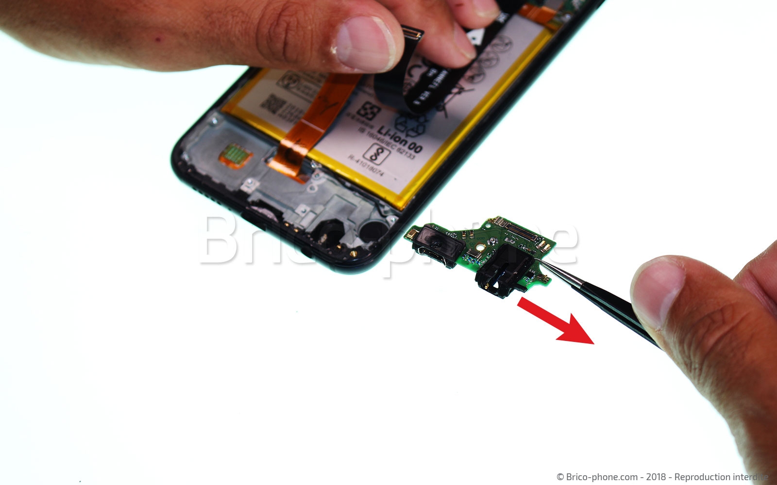 Changement du connecteur de charge et prise Jack sur P20 lite photo 2