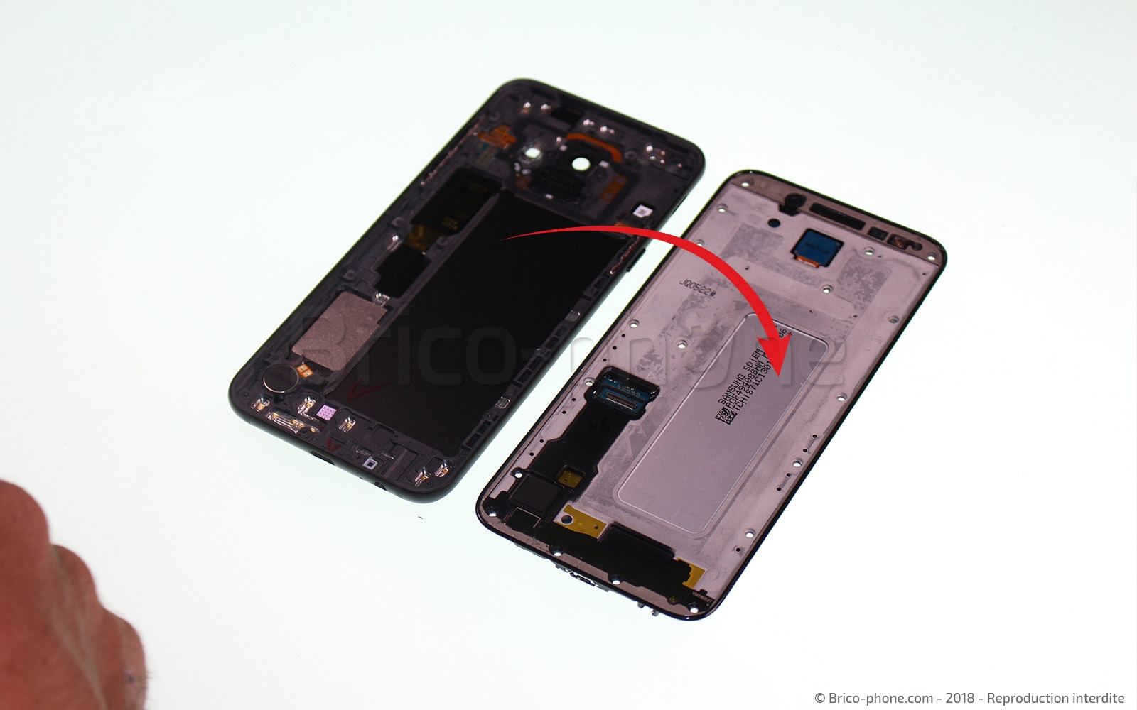 Changement du lecteur d'empreinte digitale sur Galaxy A6 2018 photo 4