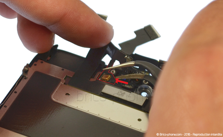 Changement de nappe caméra avant Facetime sur iPhone 6S Plus photo 1